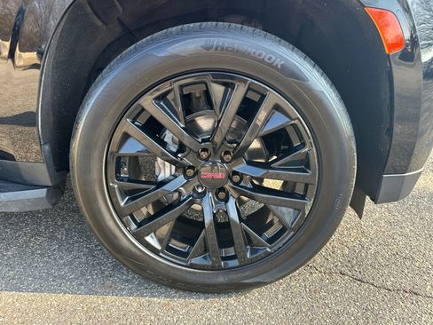 Used 2021 GMC Yukon Denali w/ LPO, Illumination Package image 12