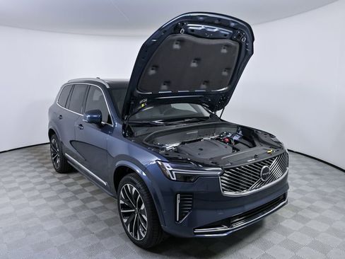 Certified 2026 Volvo XC90 B6 Plus w/ Protection Package Premier AWD/4WD image 37
