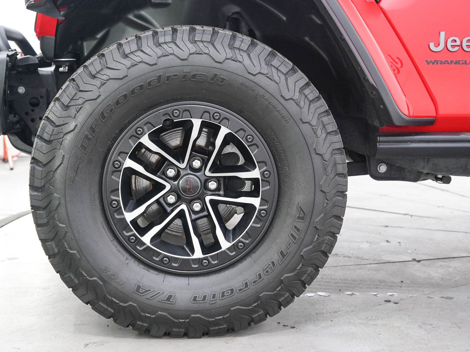 Used 2025 Jeep Wrangler Unlimited Rubicon w/ XTREMEE 35" Tire Package AWD/4WD image 29