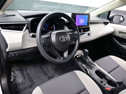 Used 2026 Toyota Corolla LE FWD image 12