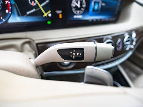 Used 2019 Mercedes-Benz S 450 Sedan image 17