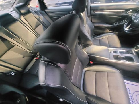 Used 2018 Honda Accord Sport image 18