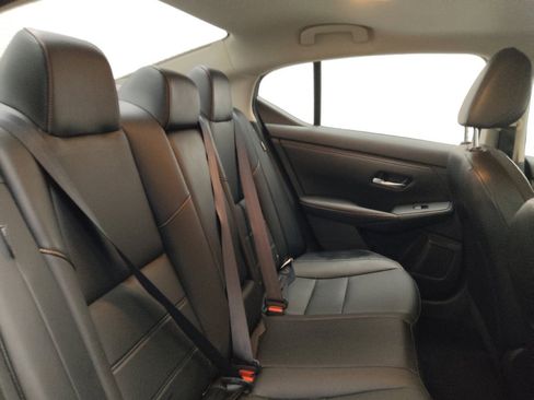 Used 2022 Nissan Sentra SR w/ SR Premium Package FWD image 19