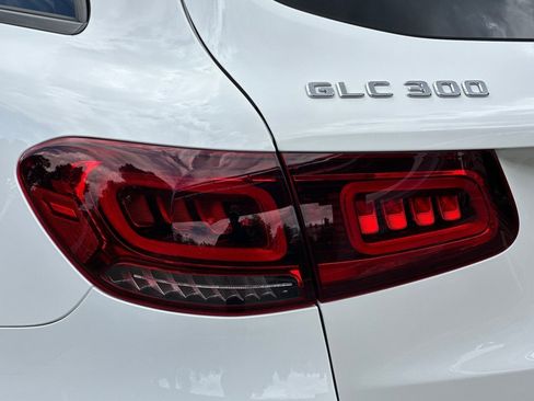 Used 2022 Mercedes-Benz GLC 300 4MATIC image 12