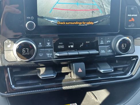 Used 2023 Toyota Highlander XSE AWD/4WD image 31