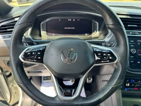 Used 2022 Volkswagen Tiguan SEL R-Line AWD/4WD image 19