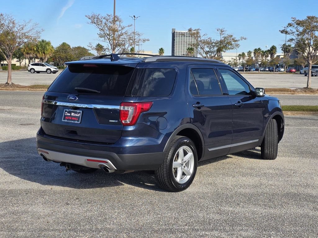 Used 2016 Ford Explorer XLT w/ Equipment Group 202A AWD/4WD image 5