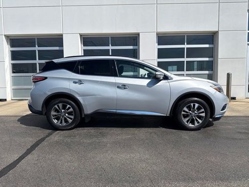 Used 2018 Nissan Murano SV AWD/4WD image 3