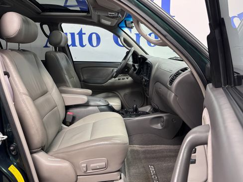 Used 2002 Toyota Sequoia SR5 AWD/4WD image 6