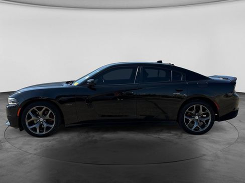 Used 2016 Dodge Charger R/T w/ Plus Group RWD image 4