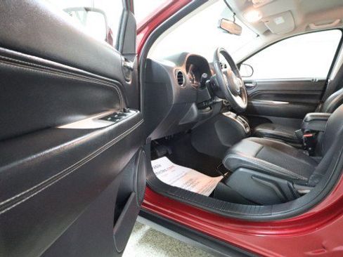 Used 2015 Jeep Compass Latitude AWD/4WD image 9