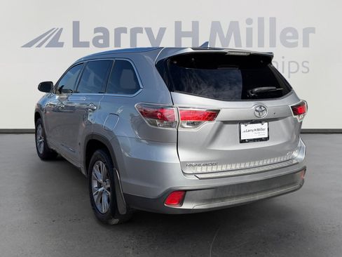 Used 2015 Toyota Highlander XLE image 3