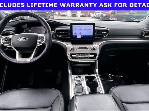 Used 2022 Ford Explorer XLT w/ Equipment Group 202A AWD/4WD image 12