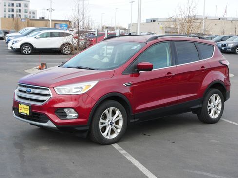 Used 2018 Ford Escape SE w/ SE Sync 3 Package image 3