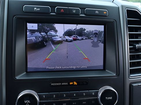 Used 2020 Ford Expedition XLT w/ Equipment Group 202A RWD image 26