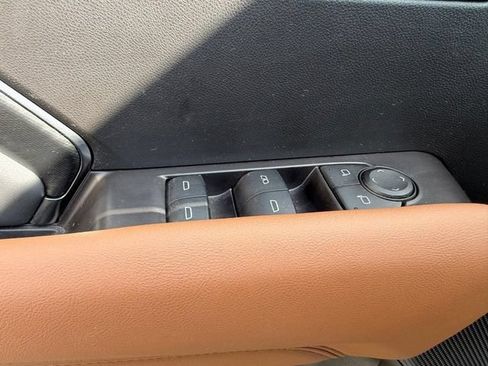 Used 2024 GMC Canyon AT4 w/ AT4 Premium Package AWD/4WD image 17