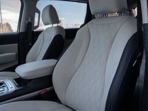 New 2026 Kia Carnival EX FWD image 28