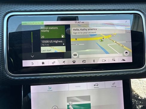 Used 2018 Land Rover Range Rover Velar S image 12