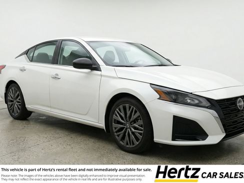 Used 2025 Nissan Altima 2.5 SV image 1