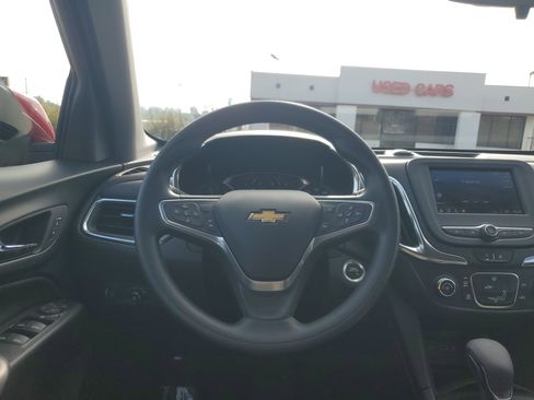 Used 2023 Chevrolet Equinox LT image 13