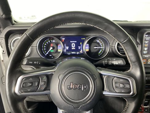 Used 2023 Jeep Wrangler Unlimited Rubicon 4xe w/ Cold Weather Group AWD/4WD image 22