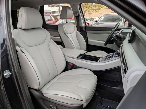 Used 2024 Hyundai Palisade SEL image 27