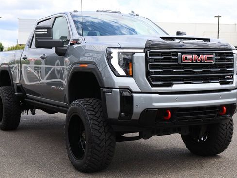 Used 2025 GMC Sierra 3500 AT4 w/ AT4 Premium Plus Package AWD/4WD image 7
