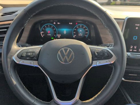 Used 2024 Volkswagen Atlas SE image 13