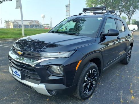 Used 2021 Chevrolet TrailBlazer LT AWD/4WD image 3