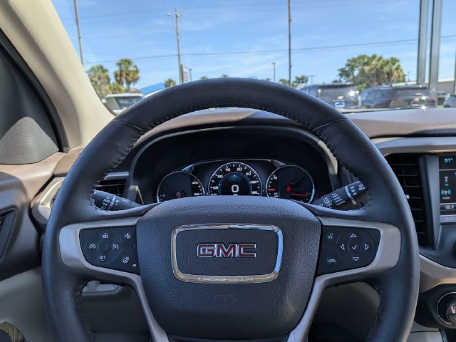 Used 2017 GMC Acadia Denali w/ Technology Package FWD image 23