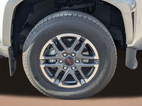 Used 2024 Toyota Tacoma TRD Sport AWD/4WD image 26
