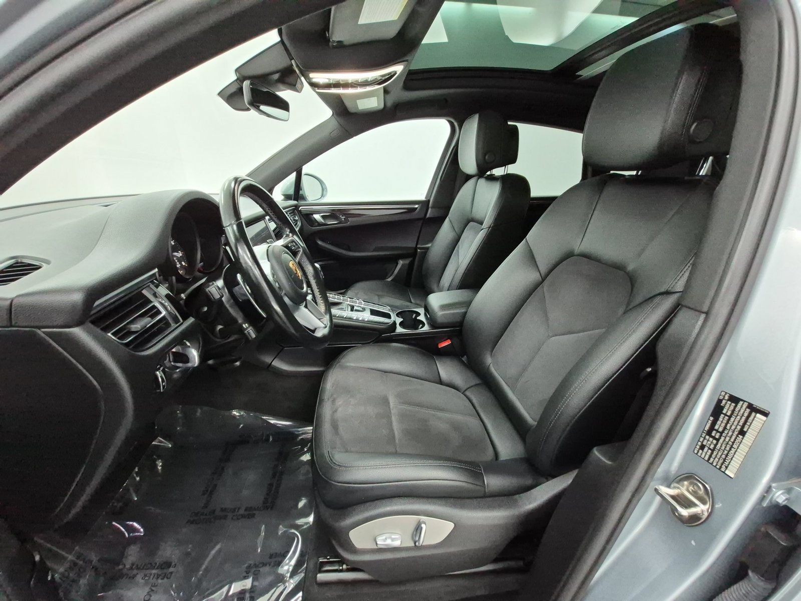 Used 2021 Porsche Macan w/ Driver Memory Package AWD/4WD image 5