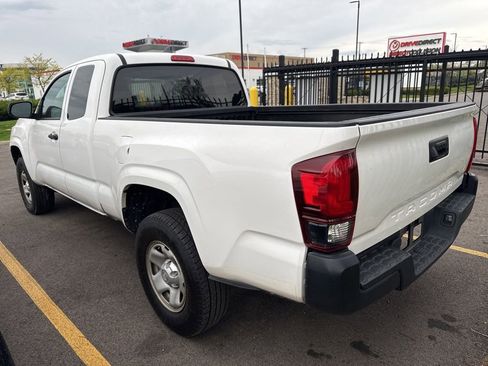 Used 2019 Toyota Tacoma SR image 4