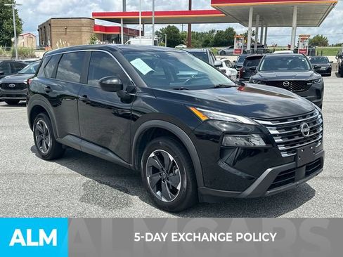Used 2025 Nissan Rogue SV FWD image 3