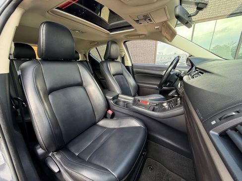 Used 2014 Lexus CT 200h FWD image 19