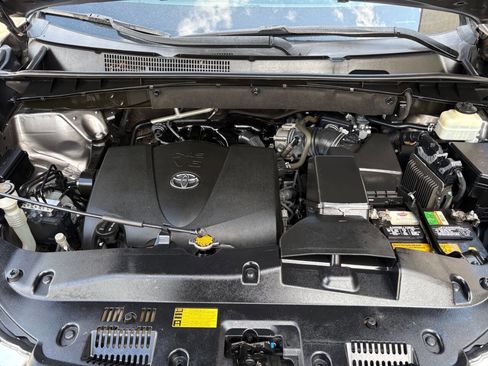 Used 2017 Toyota Highlander LE 4dr SUV (3.5L V6) image 35