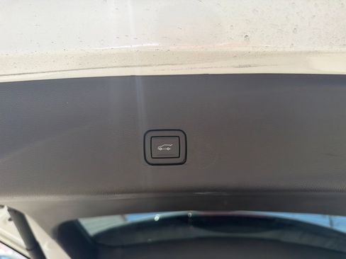 Used 2023 Chevrolet Traverse Premier w/ Redline Edition FWD image 21