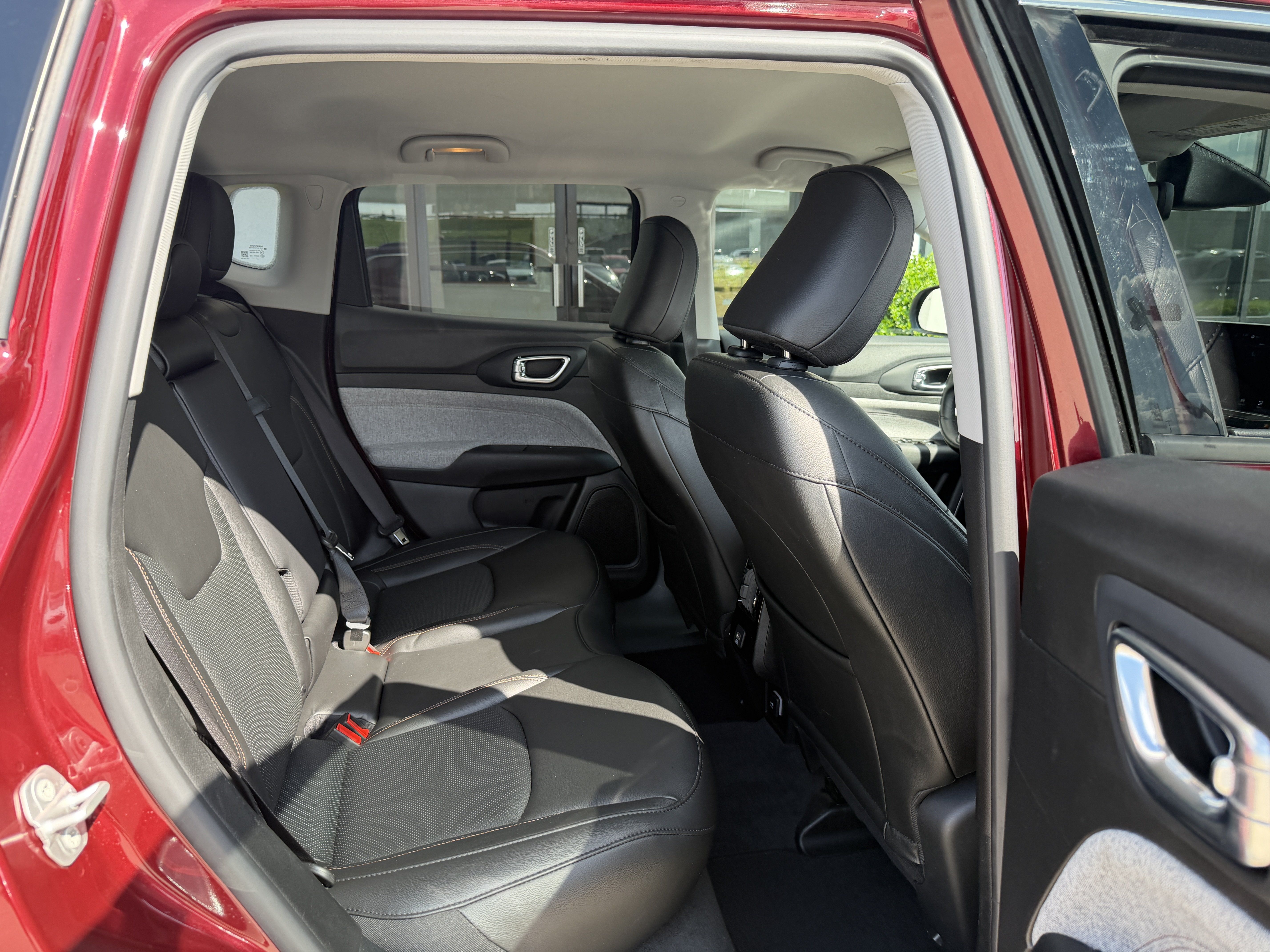 Used 2022 Jeep Compass Latitude AWD/4WD image 22