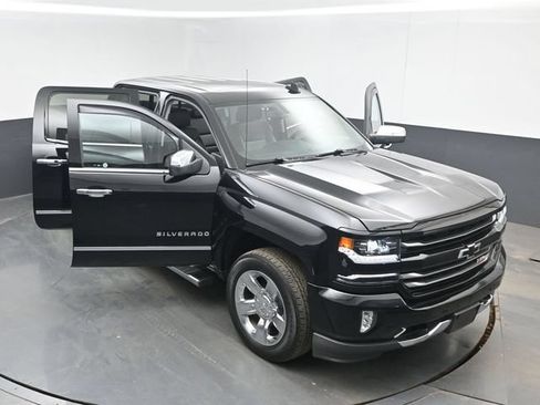 Used 2018 Chevrolet Silverado 1500 LTZ Z71 w/ LTZ Plus Package AWD/4WD image 46