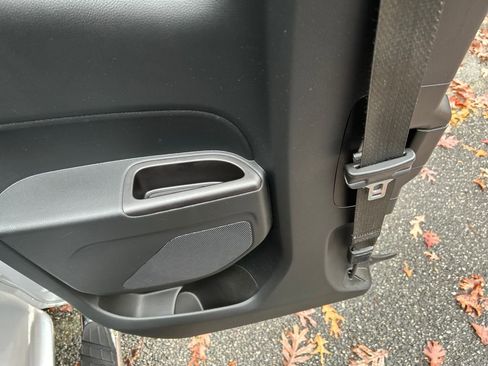 Used 2020 GMC Canyon SLE w/ Driver Alert Package image 26