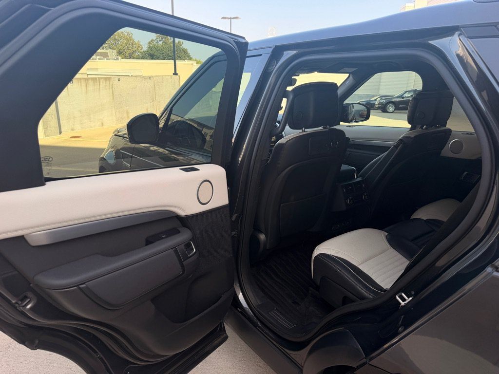 Used 2021 Land Rover Discovery HSE R-Dynamic AWD/4WD image 18