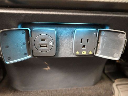 Used 2022 Ford F150 Platinum w/ Equipment Group 701A High image 35