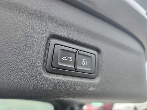 Used 2025 Audi Q6 e-tron Premium w/ Convenience Package image 19