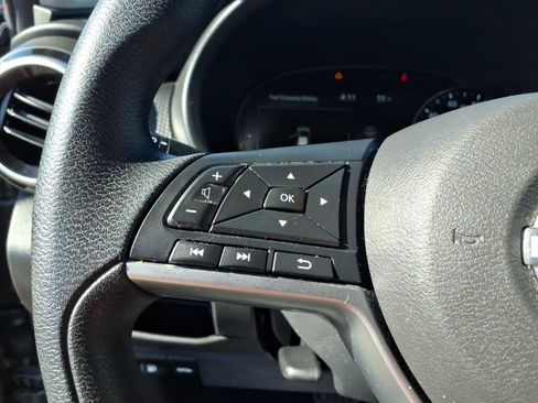 Used 2023 Nissan Kicks SV image 8