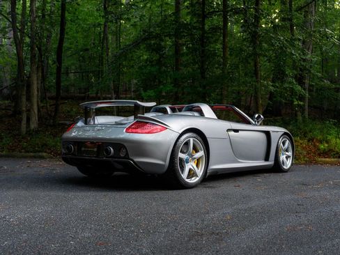 Used 2004 Porsche Carrera GT RWD image 6