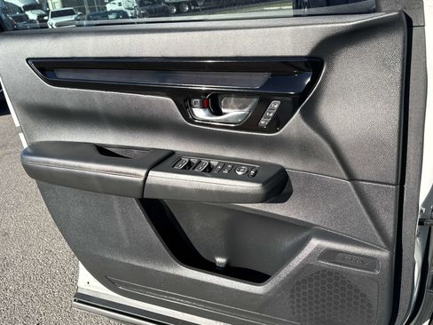 Used 2024 Honda CR-V Sport Touring image 12