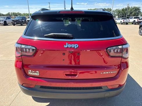 Used 2018 Jeep Compass Limited w/ Navigation Group AWD/4WD image 4