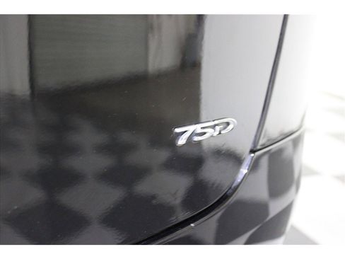 Used 2017 Tesla Model X 75D image 21