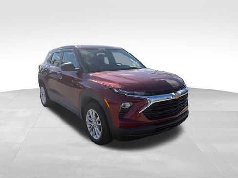 Used 2025 Chevrolet TrailBlazer LS w/ LS Convenience Package AWD/4WD image 28