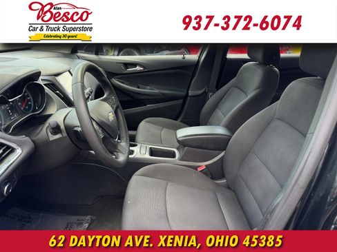 Used 2017 Chevrolet Cruze LT w/ Convenience Package FWD image 10